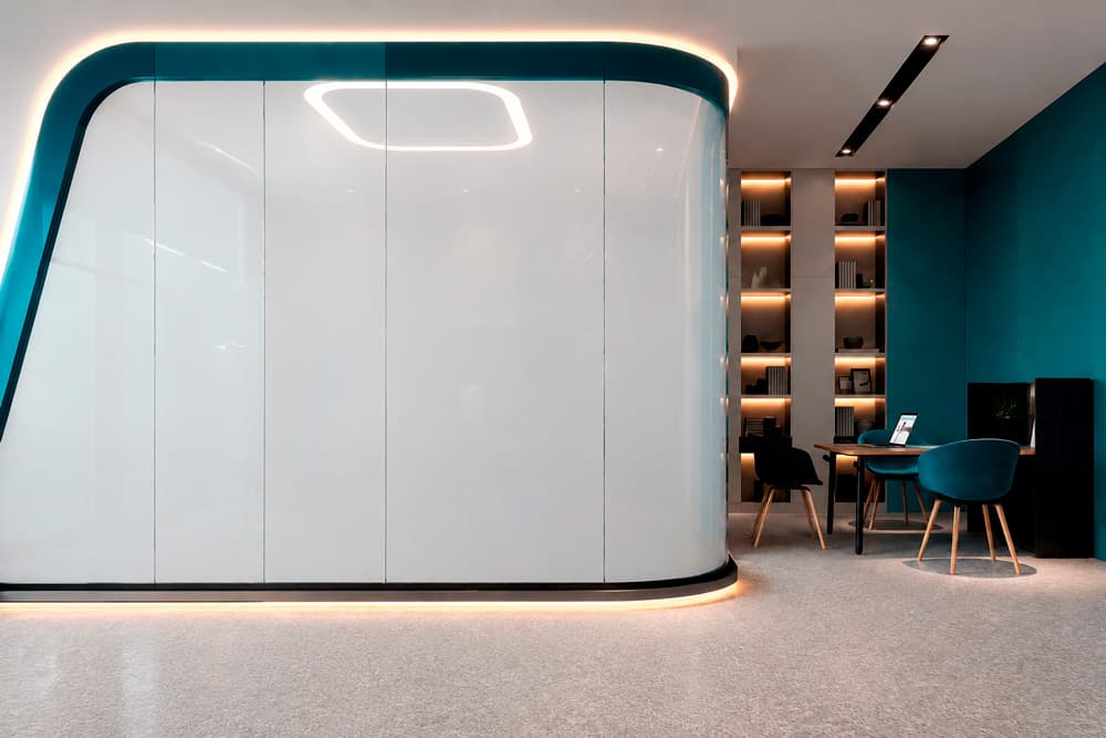 Executive office pod with PriWatt smart glass in privacy mode